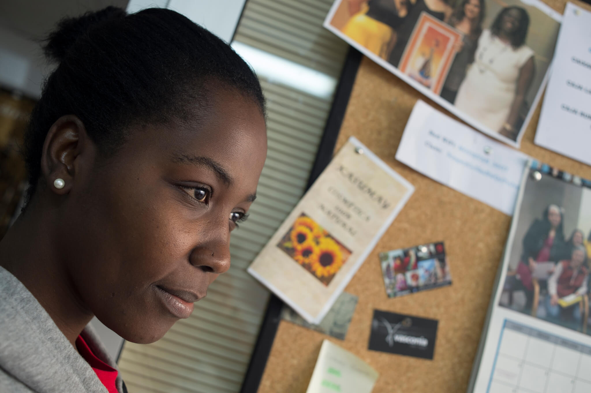 Abby y Djamila trabajan en formación de mujeres africanas en Médicos del Mundo. Foto Iñaki Porto
